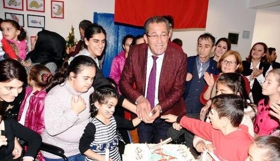 2018’İ EĞLENEREK, MUTLULUKLA KARŞILADILAR…