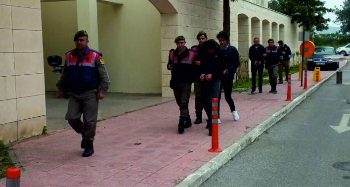 AKYARLAR’DA 4 İNSAN KAÇAKÇISI YAKALANDI…