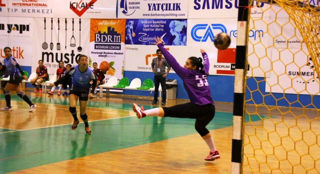 YALIKAVAKSPOR’A ZAMAN YETMEDİ…