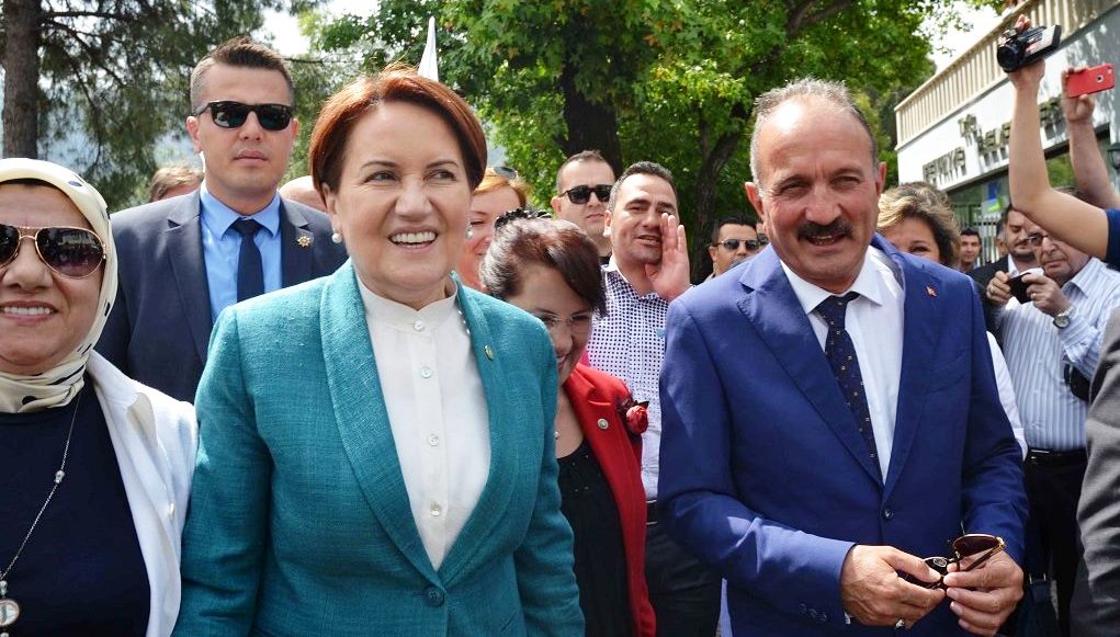 MERAL AKŞENER: BAŞKAN SAATÇİ İLE YOL YÜRÜMEYE GELDİK…