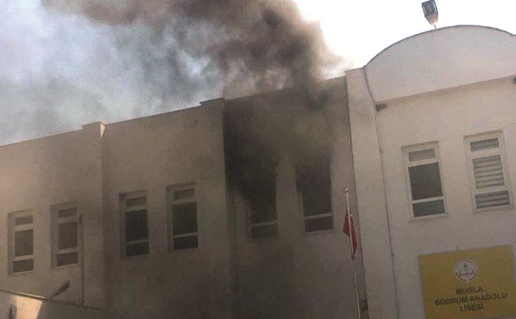 BODRUM ANADOLU LİSESİNDE ÇIKAN YANGIN PANİK YARATTI…