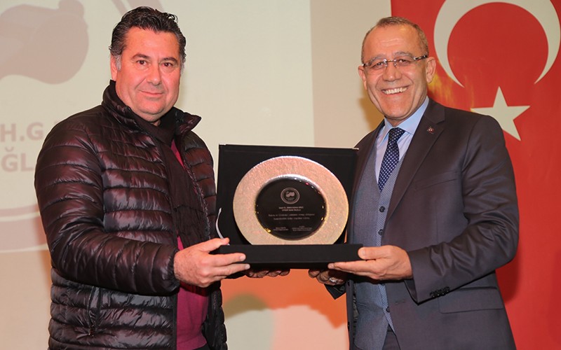 BODRUM’DA DÜZENLENEN GECEDE BAŞARILI HAKEMLERE ÖDÜLLERİ VERİLDİ…