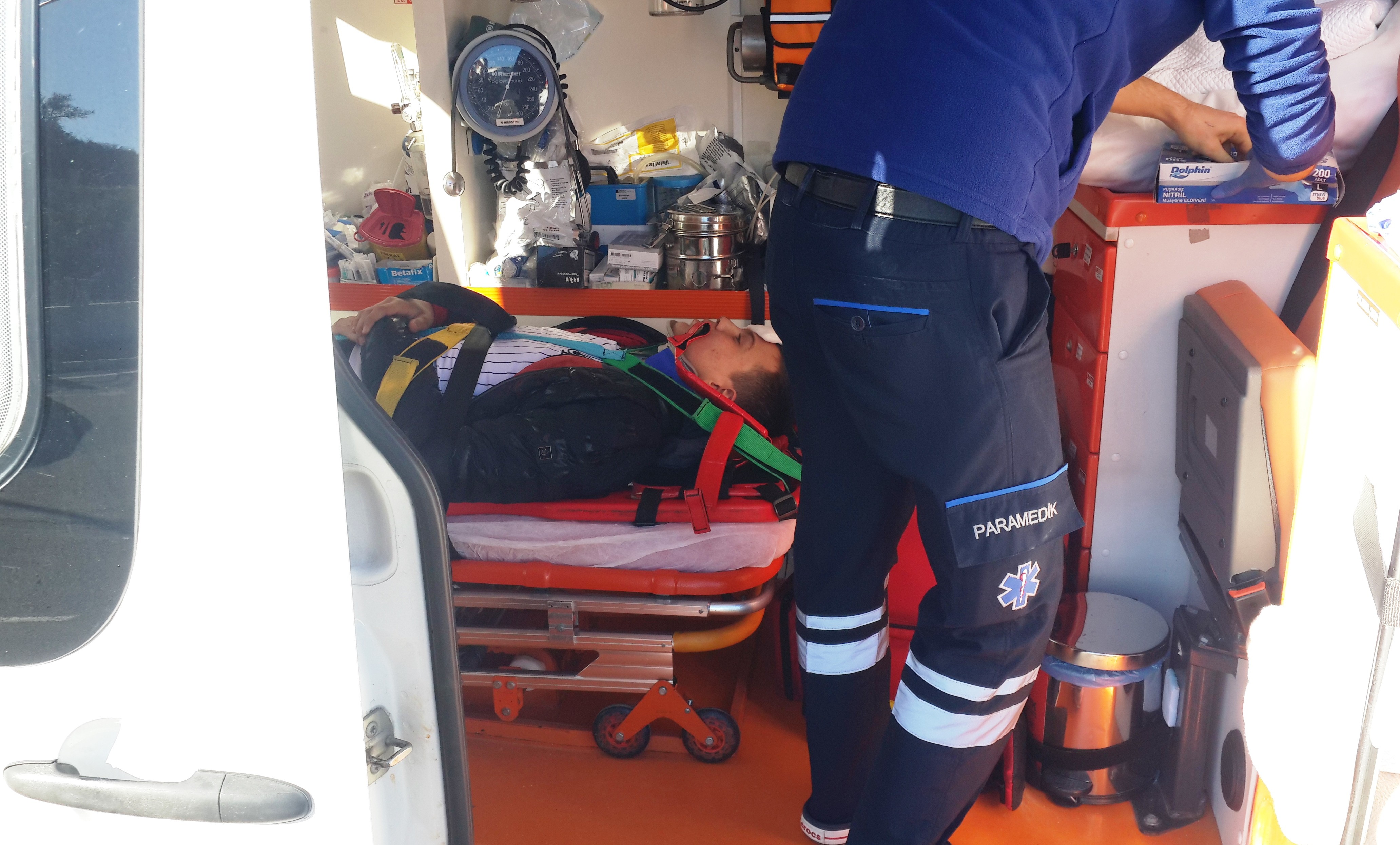 KONACIK’TA MEYDANA GELEN KAZADA 2 GENÇ YARALANDI…