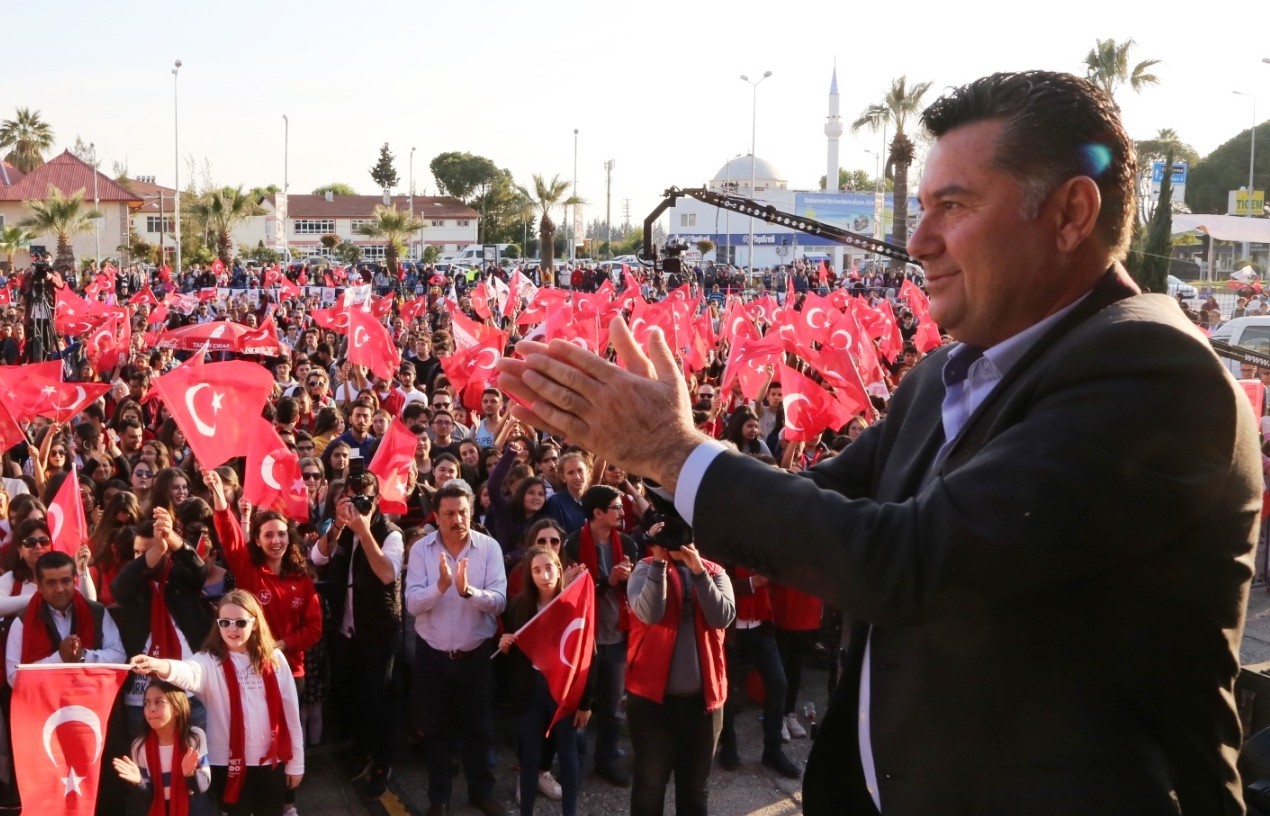 KOCADON: BİLDİĞİ TEK ŞEY SUYA ZAM YAPMAK…