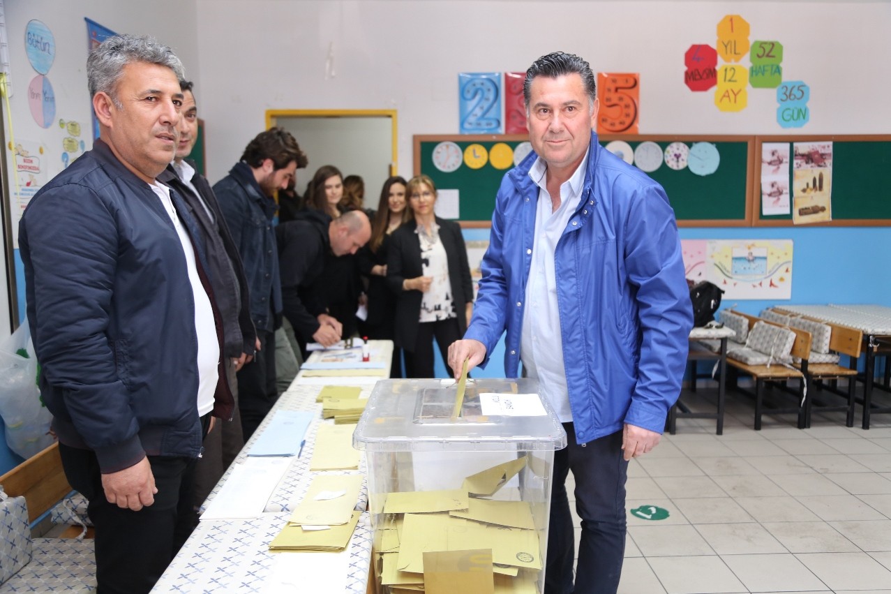 MEHMET KOCADON SANDIK BAŞINDA…