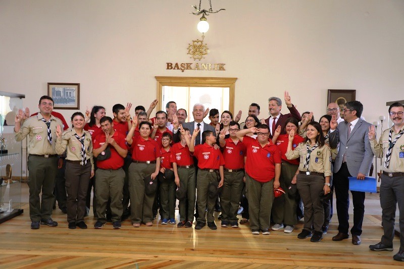 ENGELSİZCİLER'DEN BAŞKAN GÜRÜN'E ZİYARET (3)