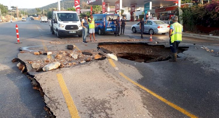 İSALE HATTI PATLADI, DEV ÇUKUR OLUŞTU…