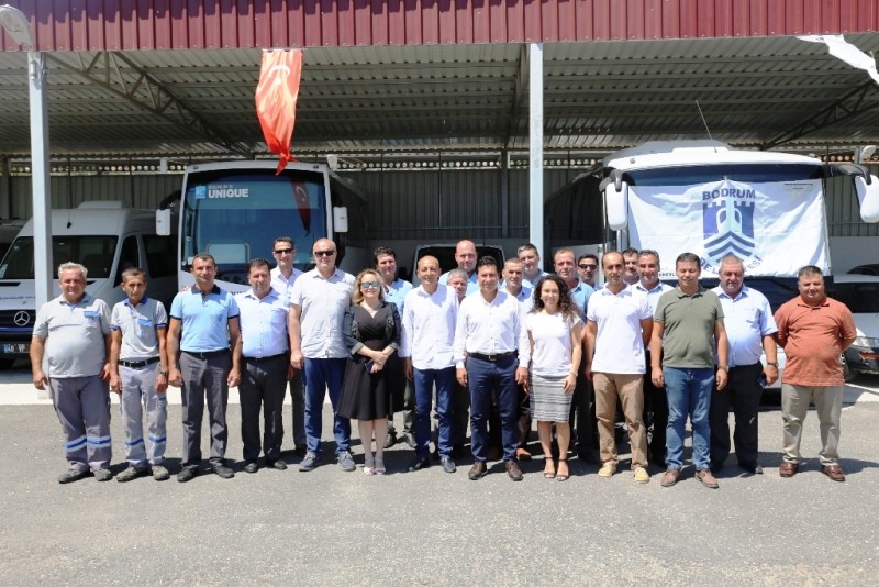 BAŞKAN ARAS PERSONELİ İLE BAYRAMLAŞTI01