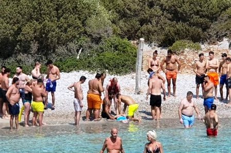 YÜZERKEN KALP KRİZİ GEÇİRDİ…