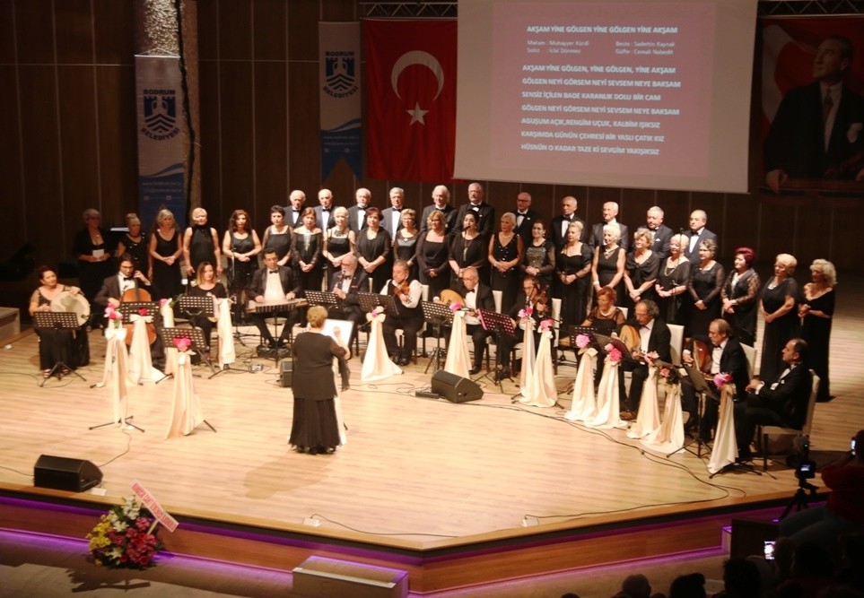 ÖĞRETMENLER GÜNÜ KONSERİNE YOĞUN İLGİ…