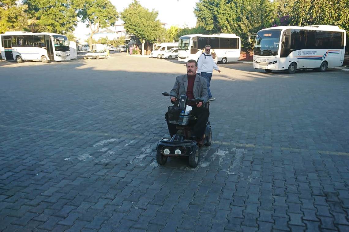 ENGELLİLER GÜNÜ’NÜNDE OTOBÜSE ALINMADI…
