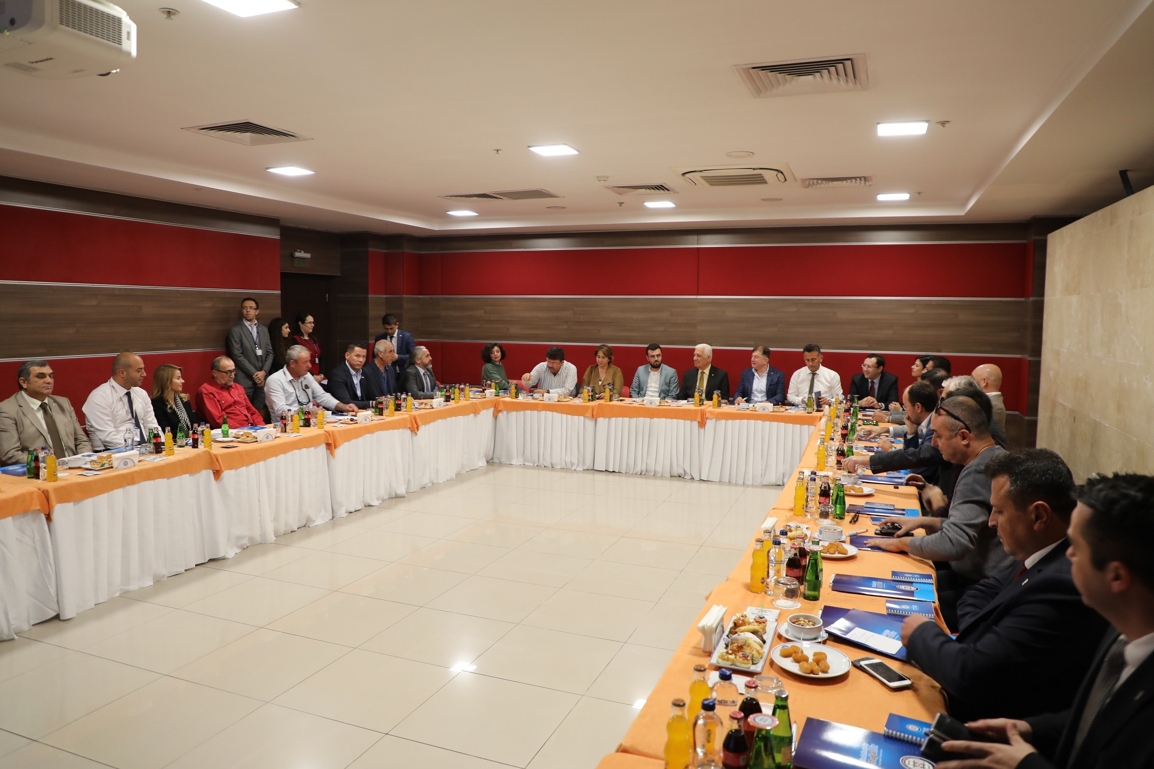 THOMAS COOK İFLASI MUĞLA’DA MASAYA YATIRILDI…