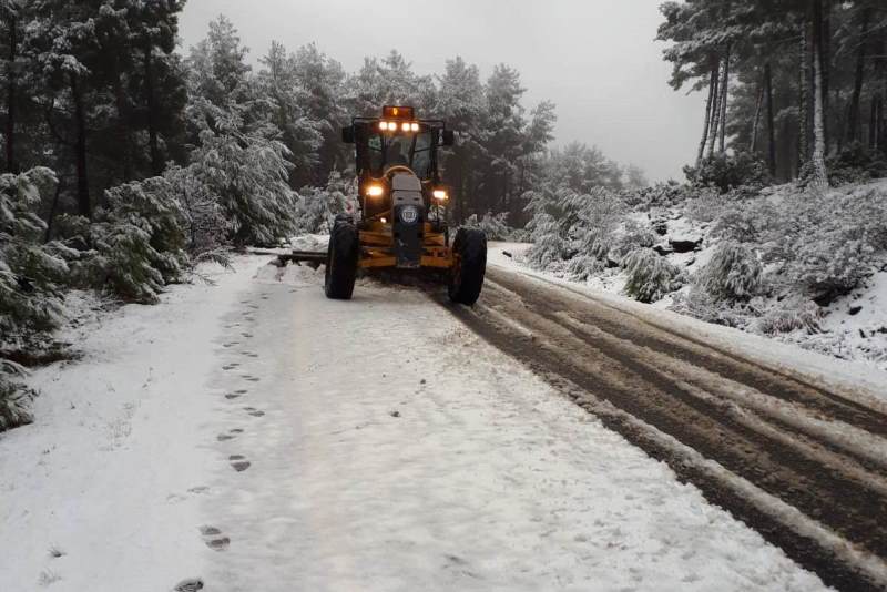 Büyükşehir’in kar mesaisi devam ediyor…