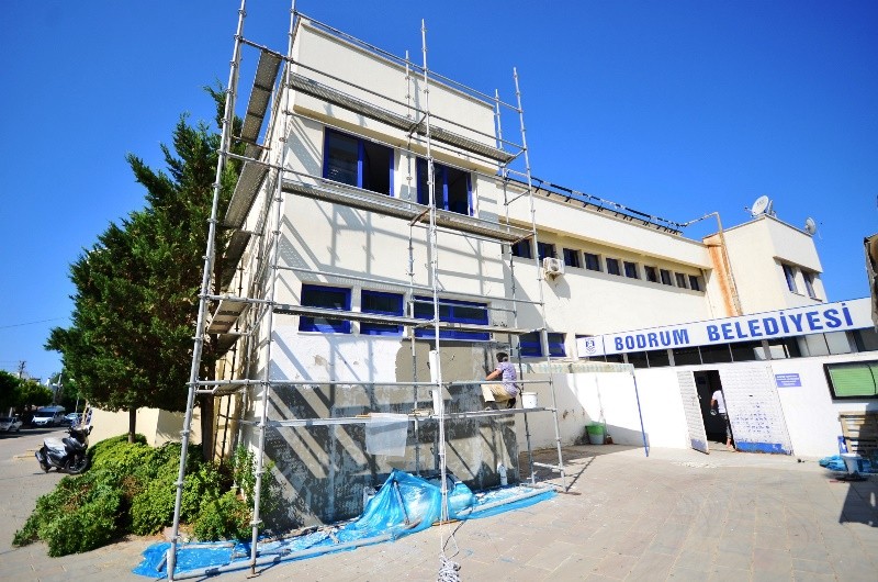 Binnaz Karakaya Spor Salonu’nda Yenileme Çalışmaları Başladı…