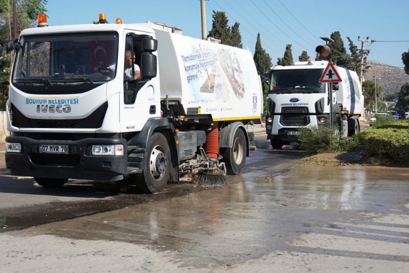 GENİŞ KAPSAMLI TEMİZLİK ÇALIŞMALARI DEVAM EDİYOR (7)