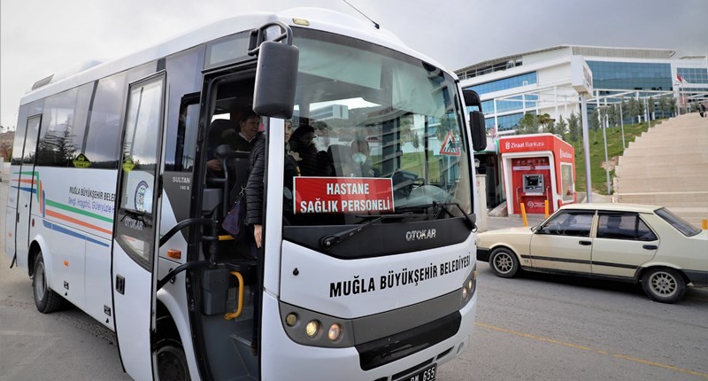 Sağlık Çalışanlarını Ücretsiz Taşıyor…