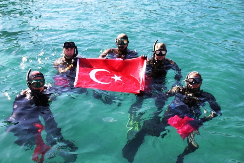 Dalgıçlardan Anlamlı 29 Ekim Kutlaması…