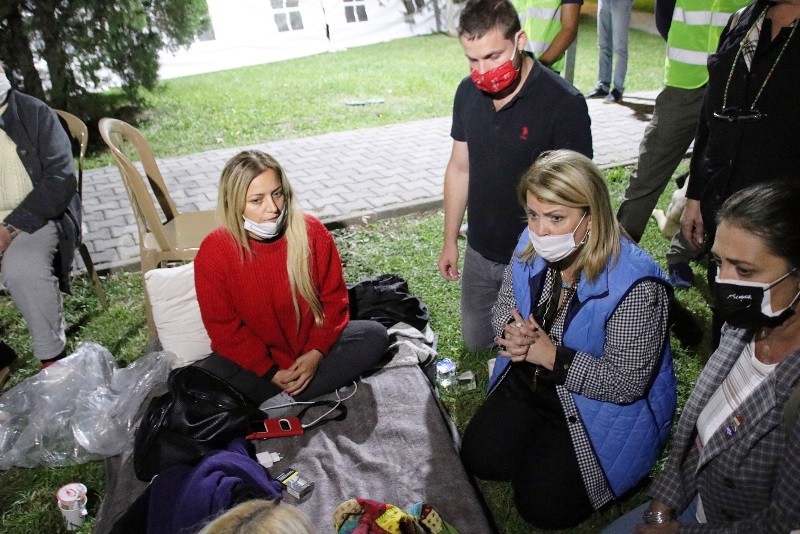 İzmir İçin Tek Yürek…