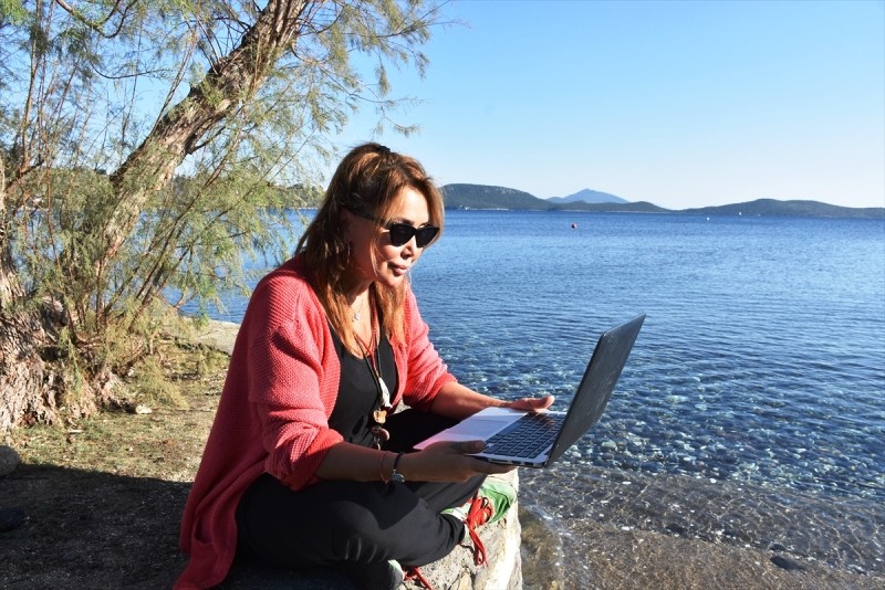 Yonca Evcimik, “Yılın fotoğrafları” Oylamasına Katıldı…