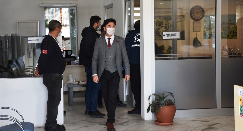 Başkan Yardımcılarına Bıçaklı Saldırı…