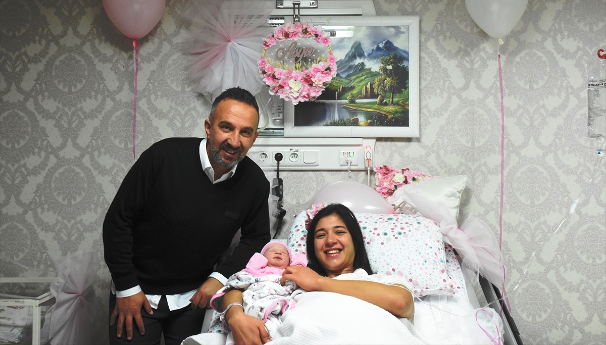 yeni-yilin-ilk-bebegi-1