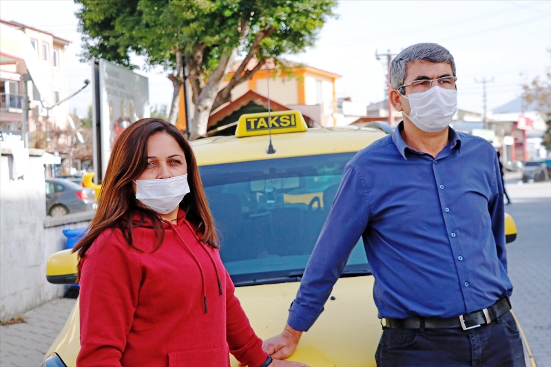 Karı Koca Aynı Durakta Farklı Taksilerde Şoförlük Yapıyor…