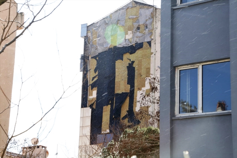 Fırtına Nedeniyle Okulun Dış Cephe Kaplaması Uçtu…