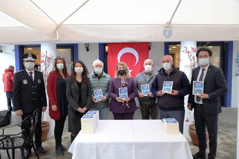 YAŞLILARA SAYGI HAFTASI CEVAT ŞAKİR KİTABI HEDİYE EDİLDİ6