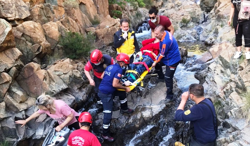 Kanyondan Düşen Vatandaş Yaralandı…