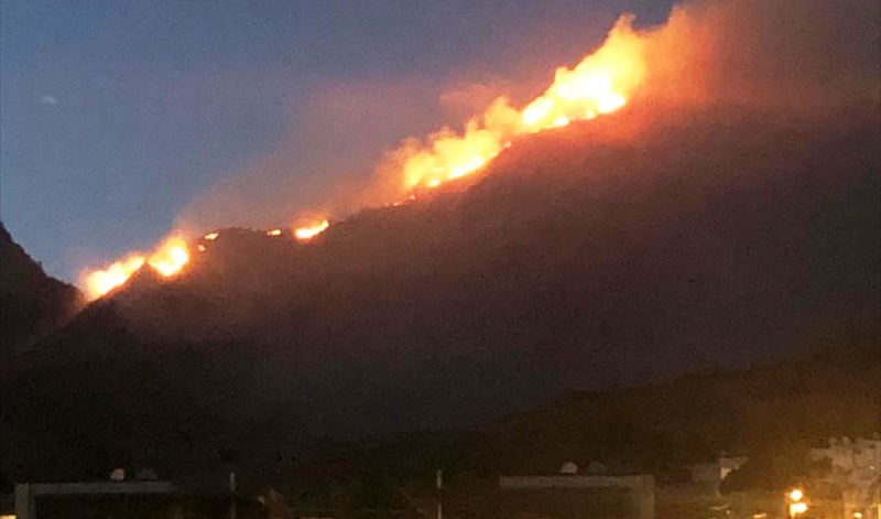 Akyarlar’da Çıkan Yangın Söndürüldü…