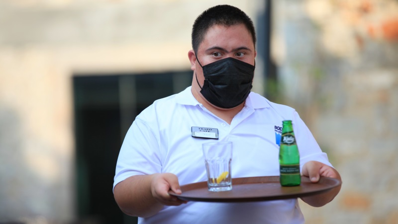 Down Sendromlu Yiğit’in Azmi Herkese Örnek Oluyor…