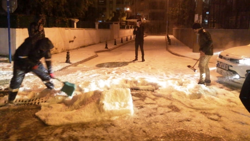 Marmaris’te Gece Yağan Dolu Etkili Oldu…