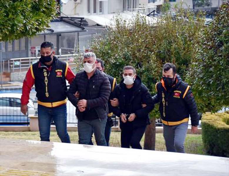 Tartıştığı Eski Eşini Ve 2 Kişiyi Bıçaklayan Zanlı Tutuklandı…