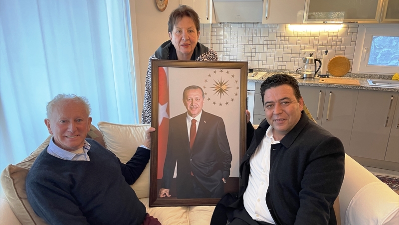 İngiliz Asıllı Down’a Hayranı Olduğu Cumhurbaşkanı Erdoğan’ın Kitabı Hediye Edildi…