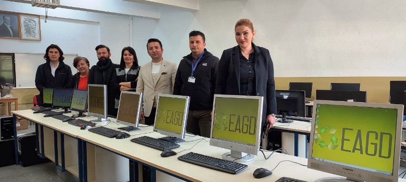 BODRUMDA ELEKTRONİK ATIKLARI BİLGİSAYARA DÖNÜŞTÜ