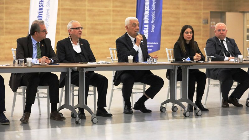 Büyükşehir Başkanı Bilgilendirme Toplantısı Yaptı…