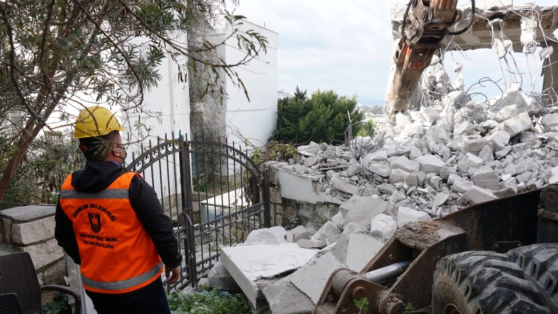 Kaçak Yapılar Yıkılmaya Devam Ediyor..