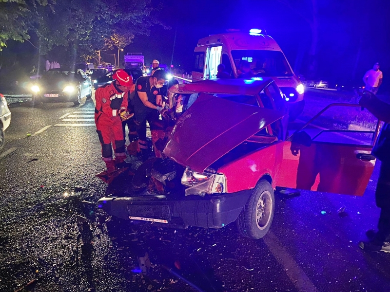 Zincirleme Trafik Kazasında 2 Kişi Yaralandı…