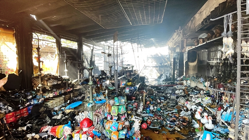 Bodrum’da Çıkan Yangında Üç İş Yeri Kullanılamaz Hale Geldi…