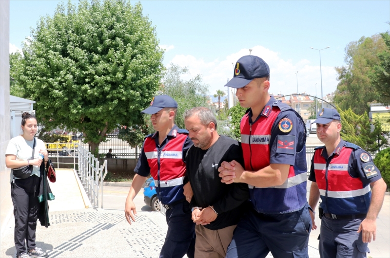 AA-20220528-28007026-28007024-MUGLADA_BACANAGI_TARAFINDAN_AV_TUFEGIYLE_VURULAN_KISI_YASAMINI_YITIRDI