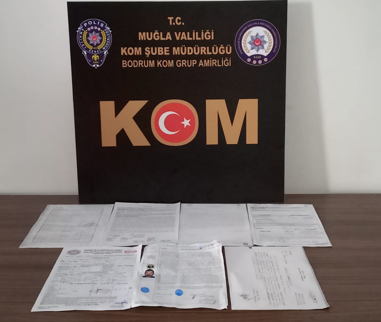 tapuda-sahtecilik-yapanlara-polisten-sucustu-baskin_7124_dhaphoto1