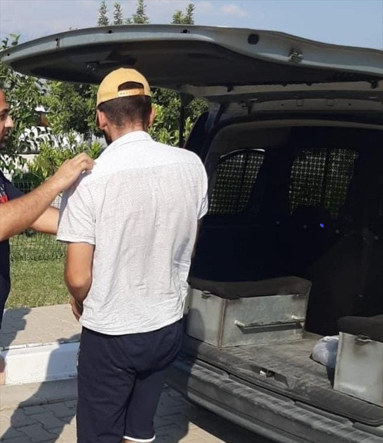 AA-20220804-28572734-28572733-MUGLADA_15_YIL_KESINLESMIS_HAPIS_CEZASI_BULUNAN_HUKUMLU_YAKALANDI