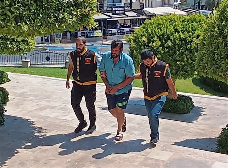 AA-20220810-28615974-28615972-MUGLADA_SAHTE_DOLARLA_YEMEK_YIYEN_SUPHELI_YAKALANDI