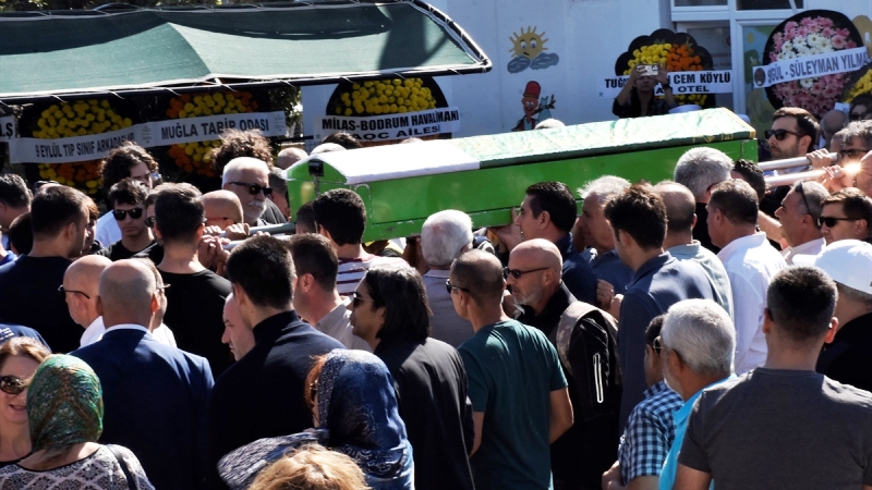 Yelken yarışlarında hayatını kaybeden doktor son yolculuğuna uğurlandı..