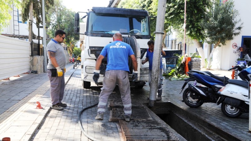 Mazgal ve dere yatakları temizleniyor..