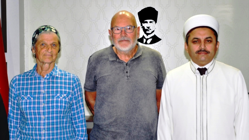 Ezandan etkilenen İsviçreli çift Müslüman oldu