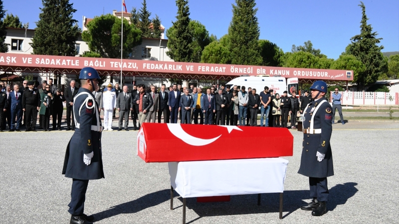 Trafik kazasında yaralanan uzman çavuş hayatını kaybetti