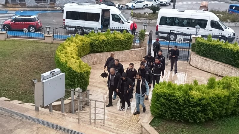 2 FETÖ şüphelisi ile 1 organizatör tutuklandı..
