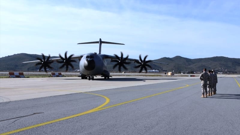 Muğla’dan toplanan yardımlar hava yoluyla ulaştırılıyor..