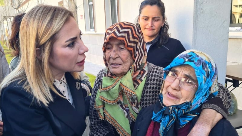 yelda-erol-gokcan-1